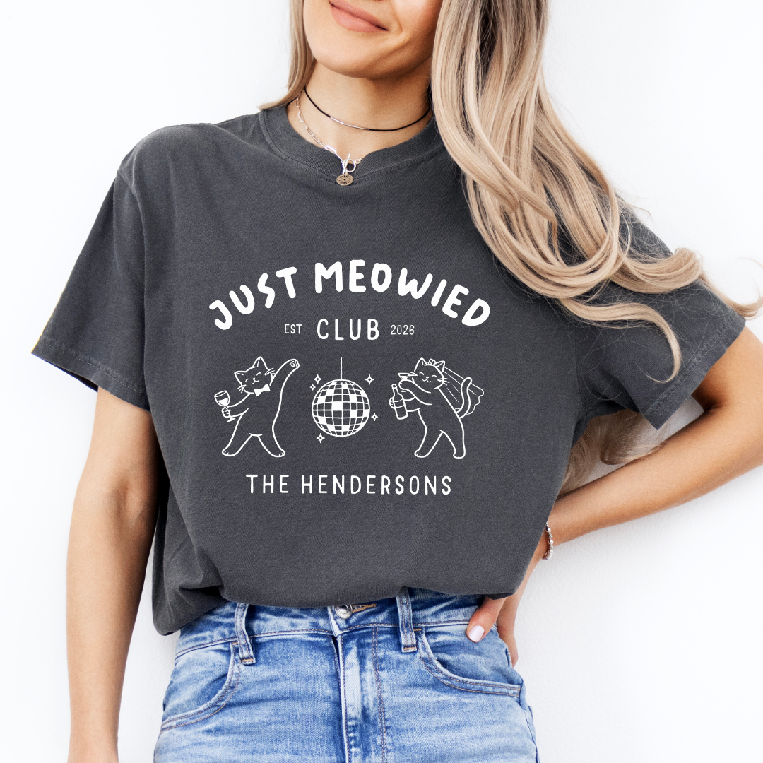Personalisierbares T-Shirt „The Meowied Club“