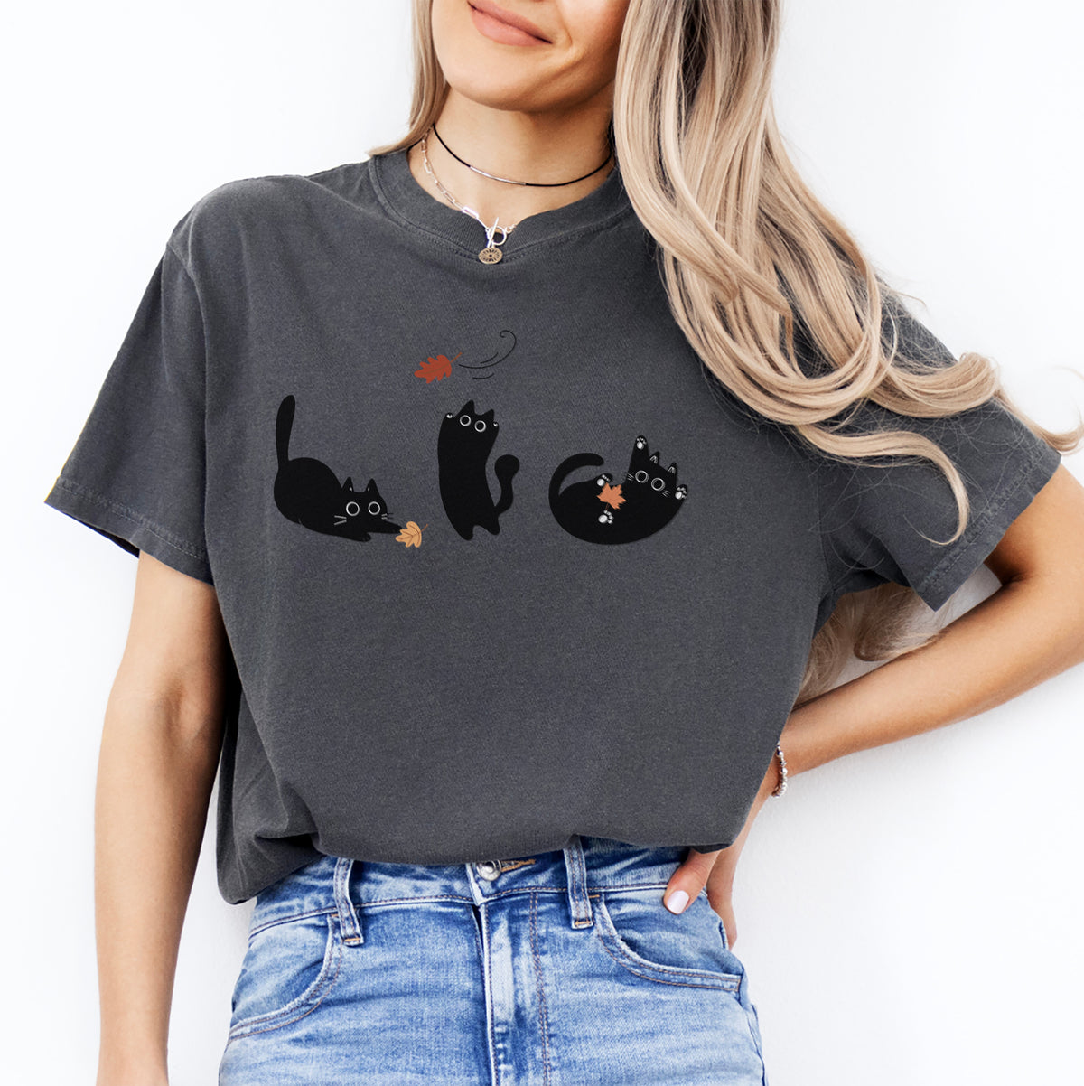 T-shirt Chats noirs et feuilles d’automne