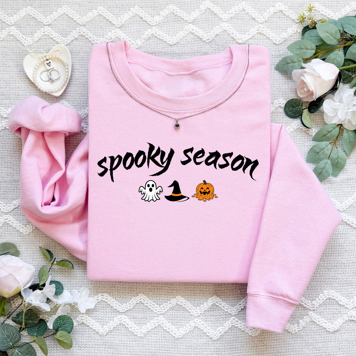 Besticktes Sweatshirt „Spooky Season“ – süßer Halloween-Pullover