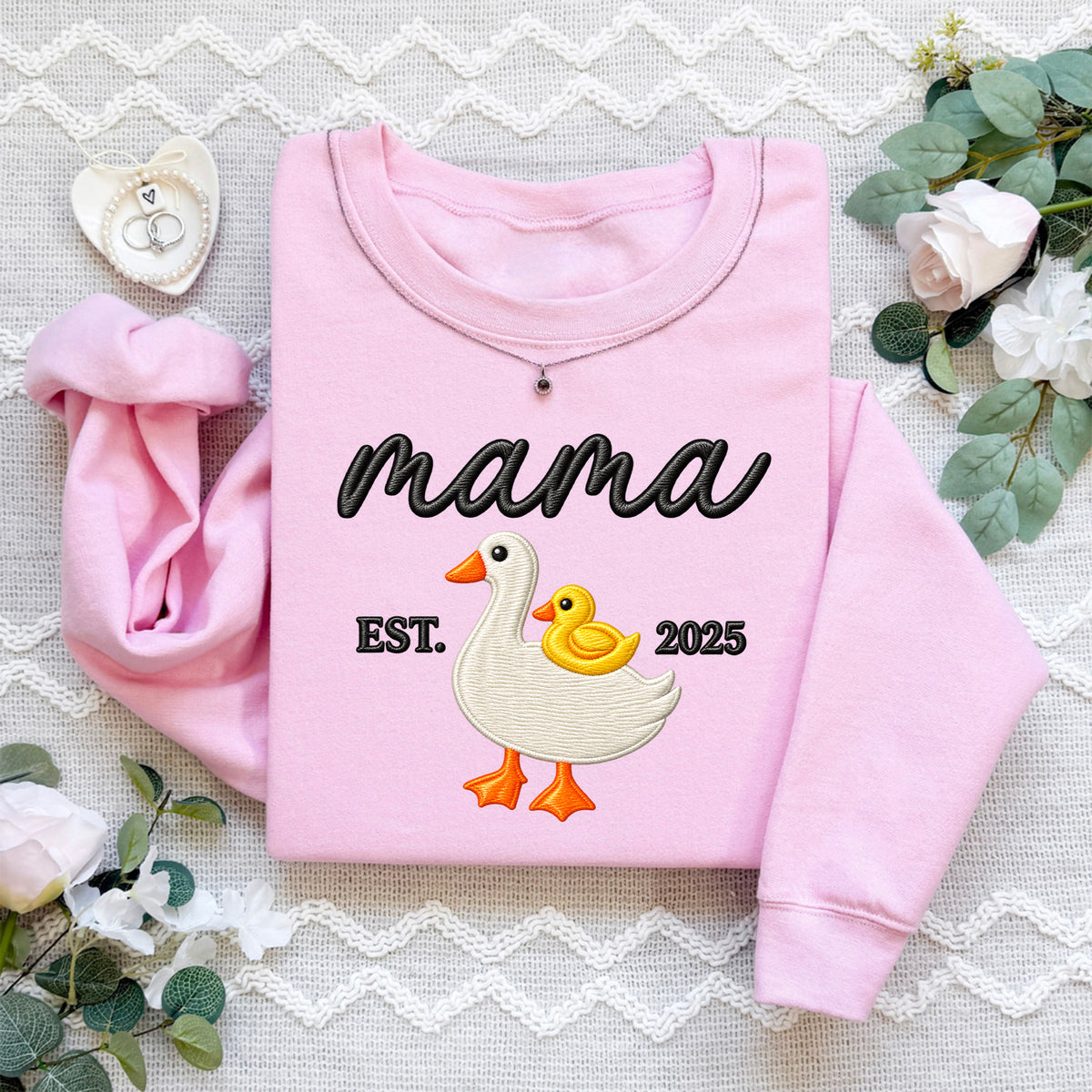 Pull en polaire brodé personnalisé pour jeune maman – \"Mama Goose\"