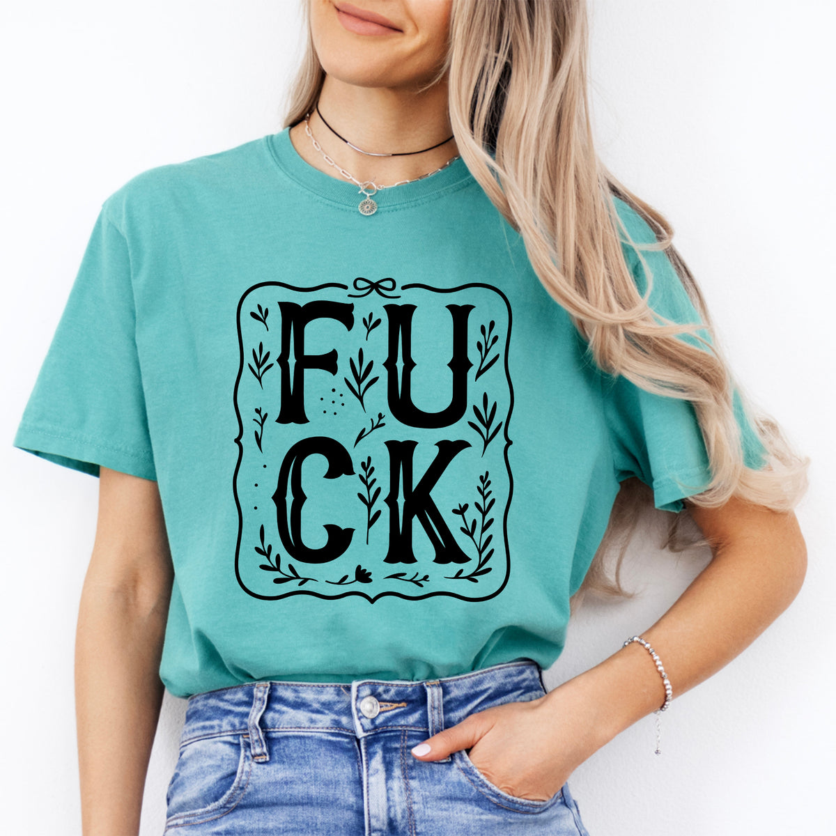 Haut graphique sarcastique à cadre floral vintage - « FUCK »