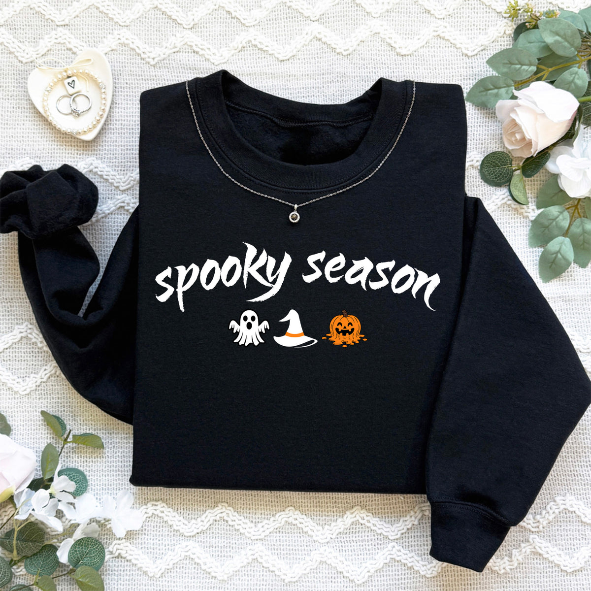 Besticktes Sweatshirt „Spooky Season“ – süßer Halloween-Pullover