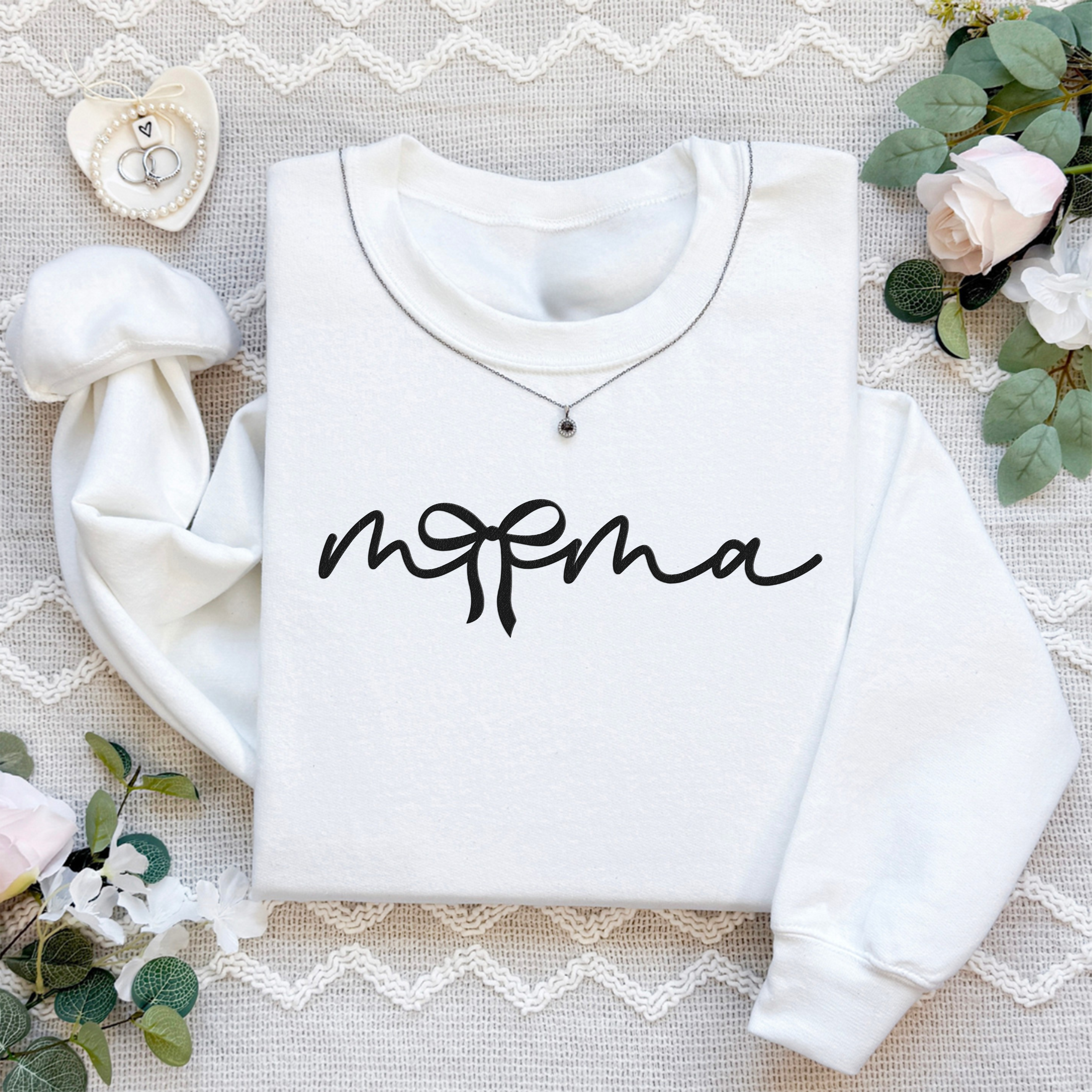Embroidered Mama Sweatshirt