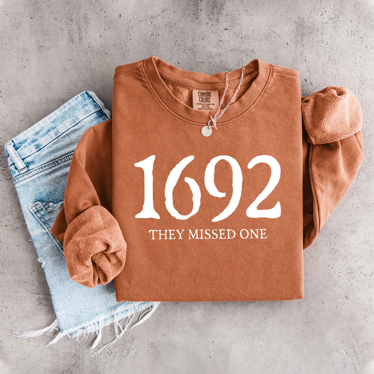 1692 Sie haben ein Sweatshirt vergessen