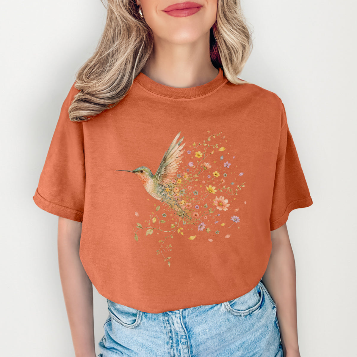 T-Shirt mit Kolibri und Wildblumen