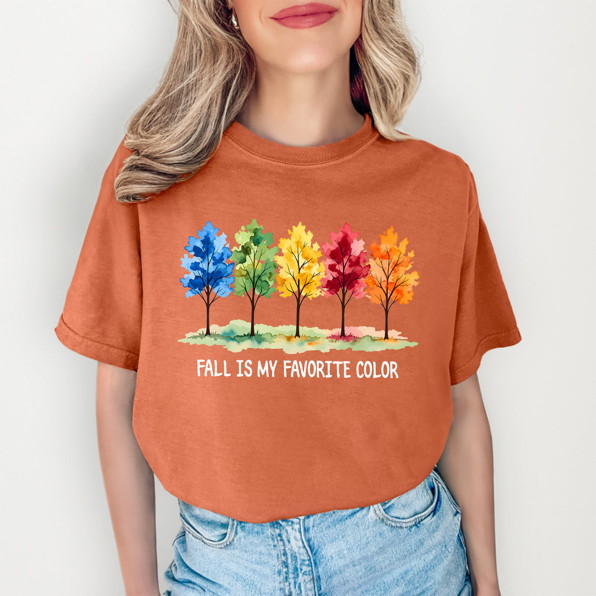 \"Fall Is My Favorite Color\" – T-shirt graphique à l’aquarelle avec arbres d’automne